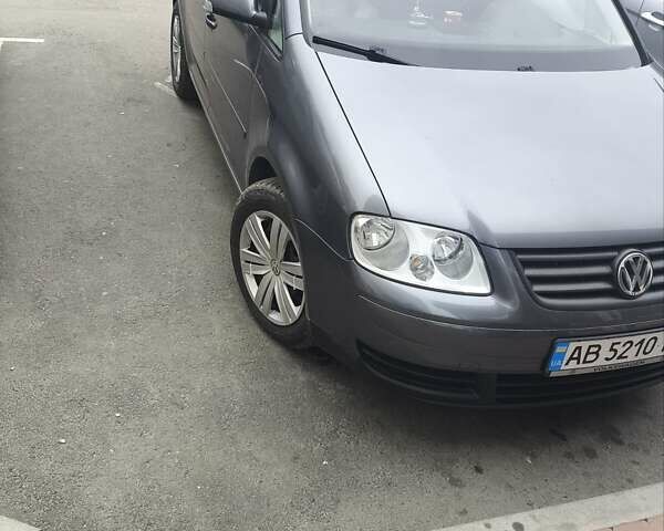 Серый Фольксваген Туран, объемом двигателя 1.6 л и пробегом 250 тыс. км за 6300 $, фото 5 на Automoto.ua