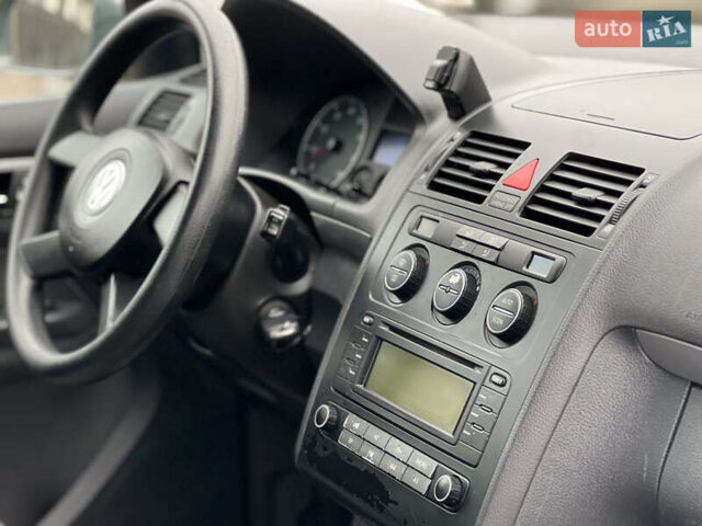 Сірий Фольксваген Туран, об'ємом двигуна 1.6 л та пробігом 173 тис. км за 5900 $, фото 12 на Automoto.ua