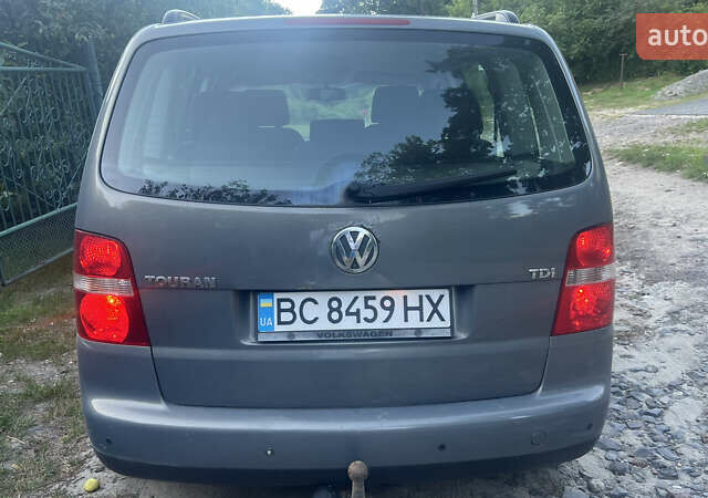 Серый Фольксваген Туран, объемом двигателя 1.9 л и пробегом 295 тыс. км за 5700 $, фото 11 на Automoto.ua