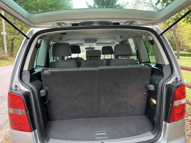 Серый Фольксваген Туран, объемом двигателя 1.6 л и пробегом 2 тыс. км за 6600 $, фото 10 на Automoto.ua