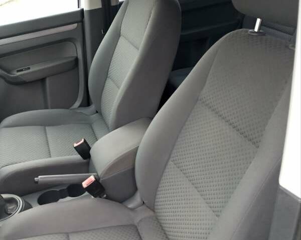 Сірий Фольксваген Туран, об'ємом двигуна 1.6 л та пробігом 150 тис. км за 5250 $, фото 46 на Automoto.ua