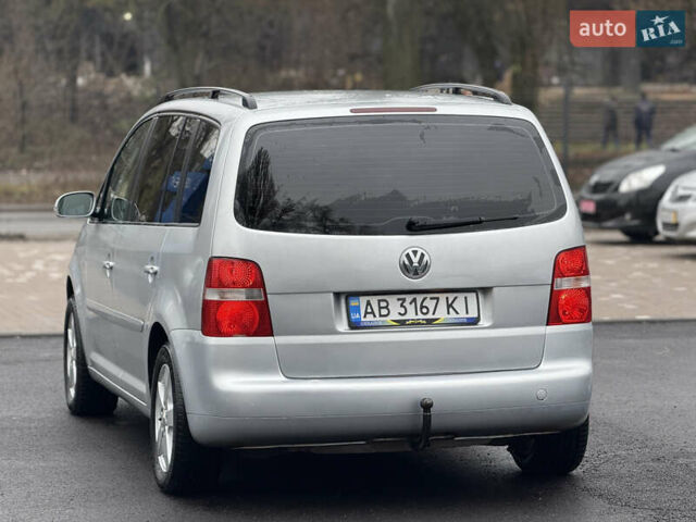 Серый Фольксваген Туран, объемом двигателя 1.6 л и пробегом 192 тыс. км за 5950 $, фото 1 на Automoto.ua