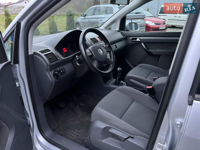 Сірий Фольксваген Туран, об'ємом двигуна 1.6 л та пробігом 307 тис. км за 4900 $, фото 18 на Automoto.ua