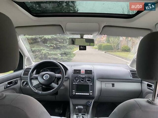 Сірий Фольксваген Туран, об'ємом двигуна 1.9 л та пробігом 300 тис. км за 5850 $, фото 5 на Automoto.ua
