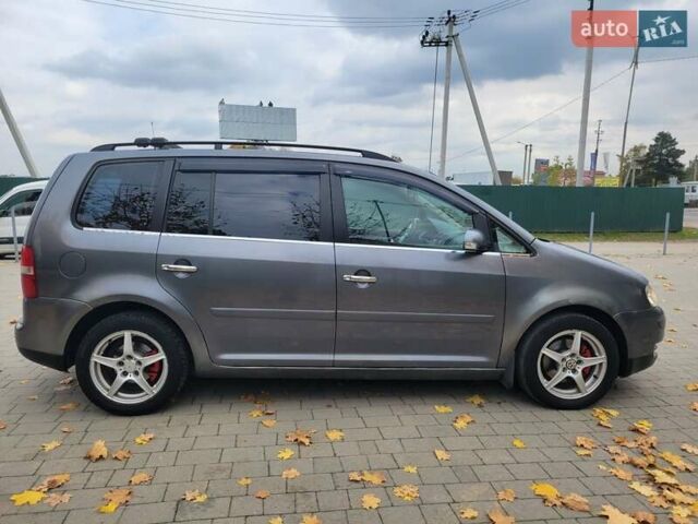 Серый Фольксваген Туран, объемом двигателя 2 л и пробегом 330 тыс. км за 5300 $, фото 17 на Automoto.ua