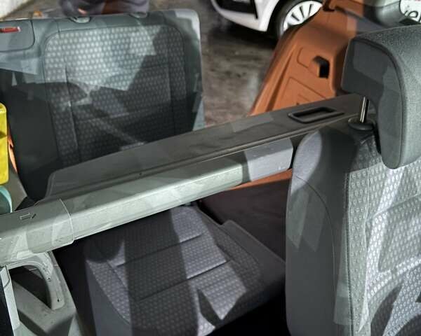 Серый Фольксваген Туран, объемом двигателя 2 л и пробегом 214 тыс. км за 6600 $, фото 45 на Automoto.ua