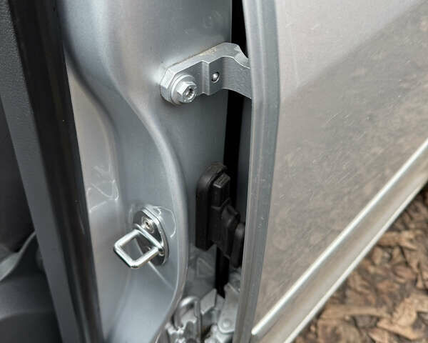 Серый Фольксваген Туран, объемом двигателя 1.6 л и пробегом 213 тыс. км за 6900 $, фото 38 на Automoto.ua