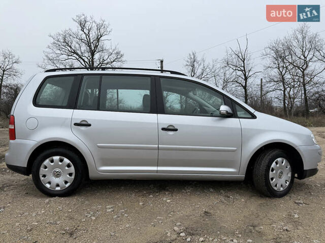 Серый Фольксваген Туран, объемом двигателя 1.6 л и пробегом 213 тыс. км за 6900 $, фото 21 на Automoto.ua