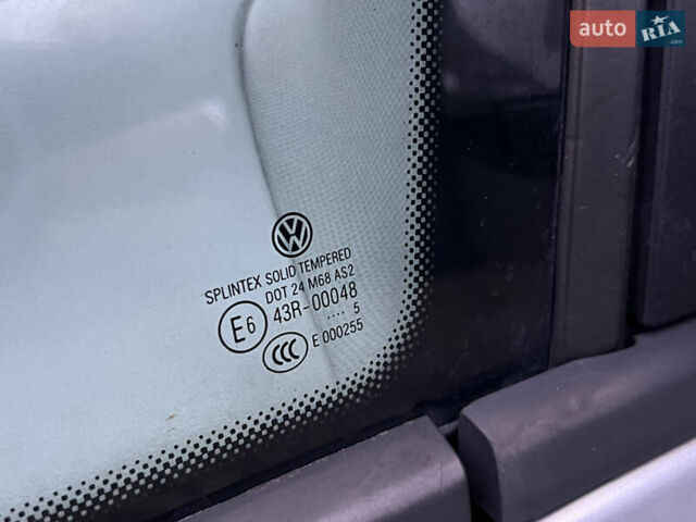 Сірий Фольксваген Туран, об'ємом двигуна 1.6 л та пробігом 307 тис. км за 4900 $, фото 52 на Automoto.ua