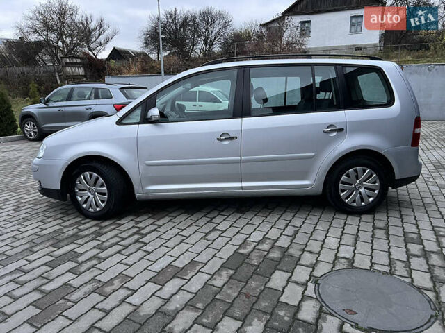 Сірий Фольксваген Туран, об'ємом двигуна 1.6 л та пробігом 307 тис. км за 4900 $, фото 17 на Automoto.ua