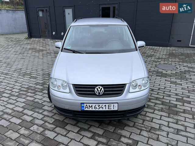 Сірий Фольксваген Туран, об'ємом двигуна 1.6 л та пробігом 307 тис. км за 4900 $, фото 4 на Automoto.ua