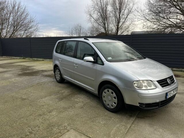 Серый Фольксваген Туран, объемом двигателя 1.9 л и пробегом 400 тыс. км за 2700 $, фото 3 на Automoto.ua