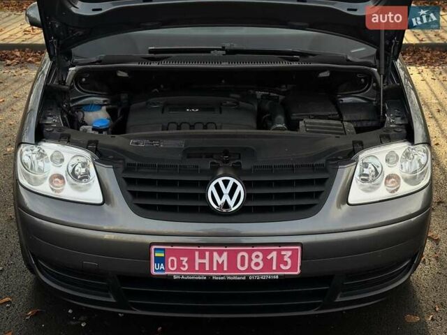 Серый Фольксваген Туран, объемом двигателя 1.6 л и пробегом 223 тыс. км за 6300 $, фото 17 на Automoto.ua