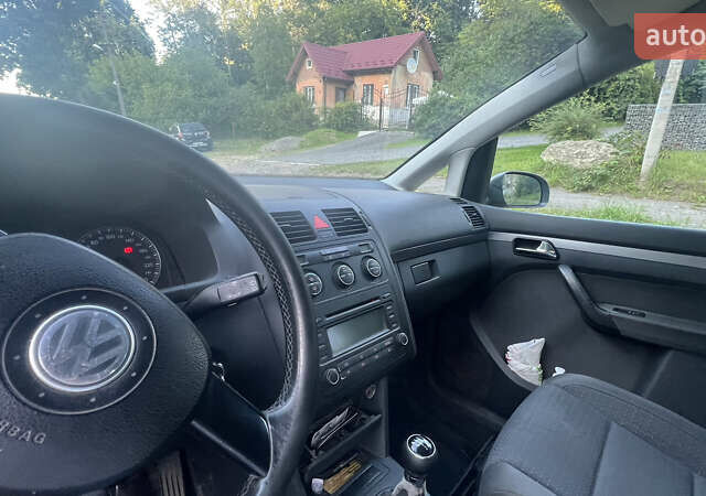 Серый Фольксваген Туран, объемом двигателя 1.9 л и пробегом 295 тыс. км за 5700 $, фото 24 на Automoto.ua