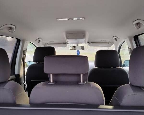 Серый Фольксваген Туран, объемом двигателя 1.6 л и пробегом 247 тыс. км за 6300 $, фото 6 на Automoto.ua