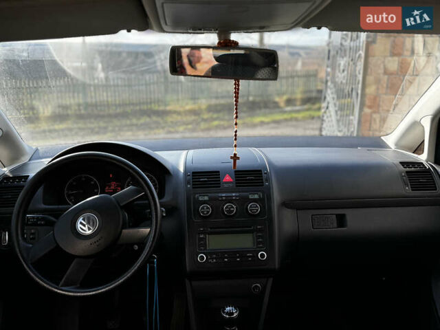 Серый Фольксваген Туран, объемом двигателя 1.9 л и пробегом 205 тыс. км за 5600 $, фото 15 на Automoto.ua