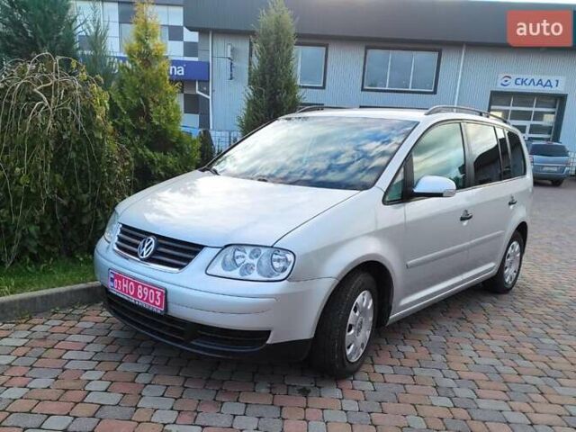 Серый Фольксваген Туран, объемом двигателя 1.6 л и пробегом 220 тыс. км за 5550 $, фото 4 на Automoto.ua