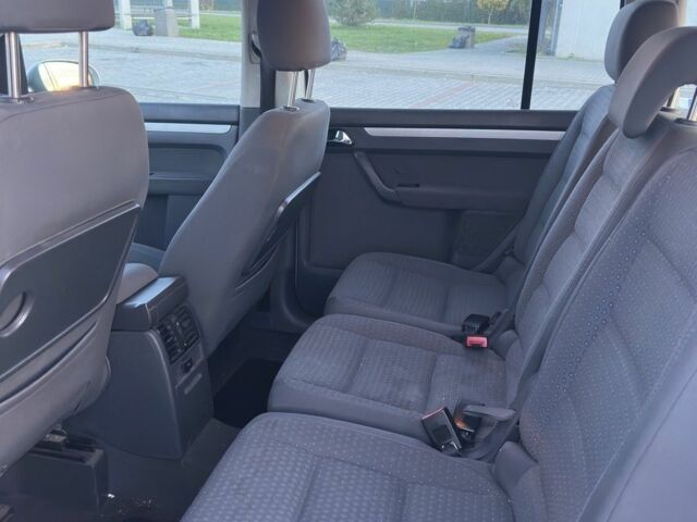 Серый Фольксваген Туран, объемом двигателя 0 л и пробегом 330 тыс. км за 1800 $, фото 8 на Automoto.ua