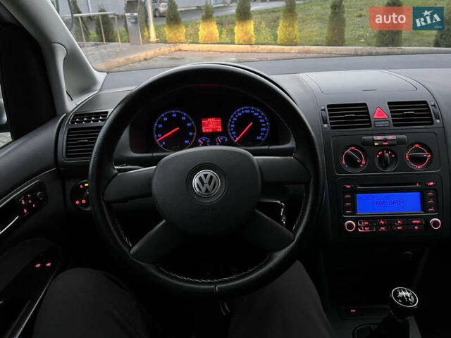 Сірий Фольксваген Туран, об'ємом двигуна 1.6 л та пробігом 307 тис. км за 4900 $, фото 25 на Automoto.ua