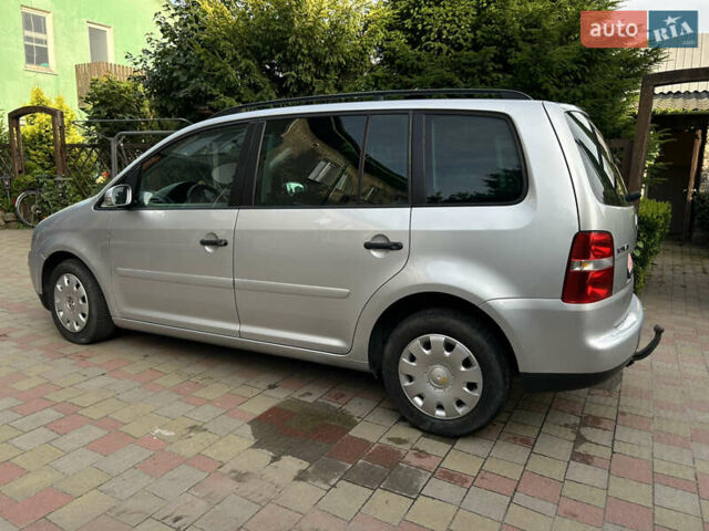 Серый Фольксваген Туран, объемом двигателя 1.6 л и пробегом 230 тыс. км за 5790 $, фото 3 на Automoto.ua