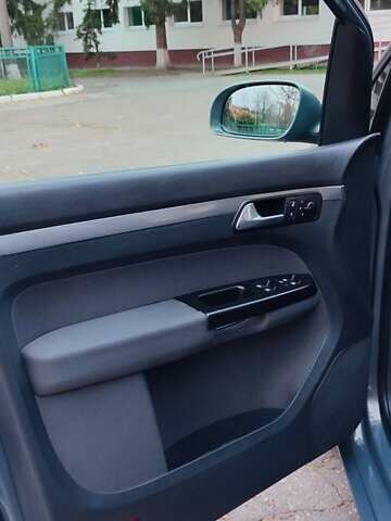 Серый Фольксваген Туран, объемом двигателя 1.9 л и пробегом 254 тыс. км за 5950 $, фото 15 на Automoto.ua