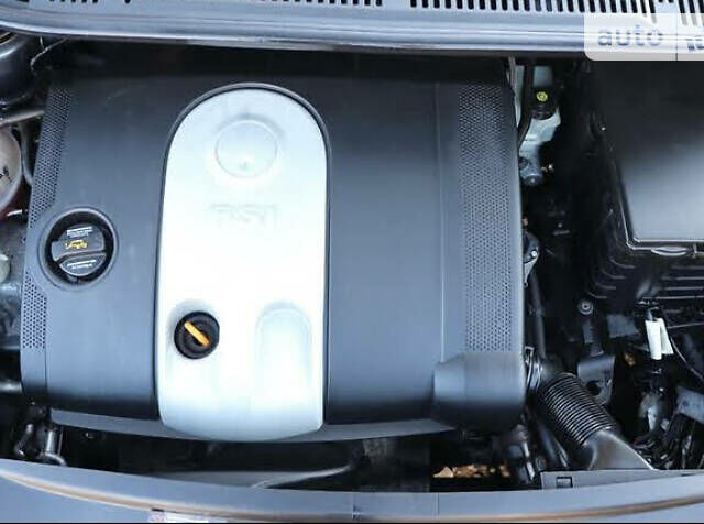 Сірий Фольксваген Туран, об'ємом двигуна 1.6 л та пробігом 200 тис. км за 5800 $, фото 2 на Automoto.ua