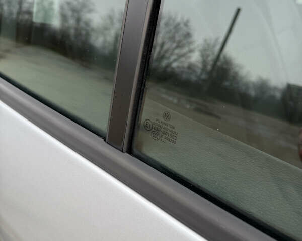 Серый Фольксваген Туран, объемом двигателя 1.6 л и пробегом 213 тыс. км за 6900 $, фото 14 на Automoto.ua