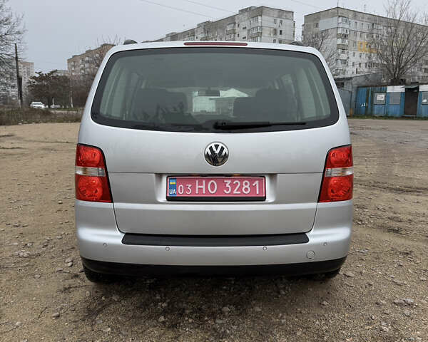 Серый Фольксваген Туран, объемом двигателя 1.6 л и пробегом 213 тыс. км за 6900 $, фото 23 на Automoto.ua