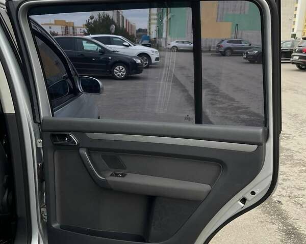 Серый Фольксваген Туран, объемом двигателя 2 л и пробегом 296 тыс. км за 4999 $, фото 33 на Automoto.ua