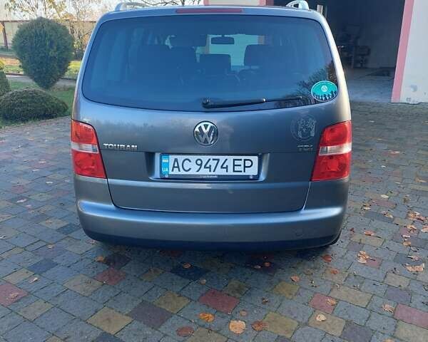 Серый Фольксваген Туран, объемом двигателя 1.9 л и пробегом 189 тыс. км за 7300 $, фото 9 на Automoto.ua