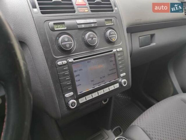 Серый Фольксваген Туран, объемом двигателя 1.6 л и пробегом 220 тыс. км за 5550 $, фото 18 на Automoto.ua