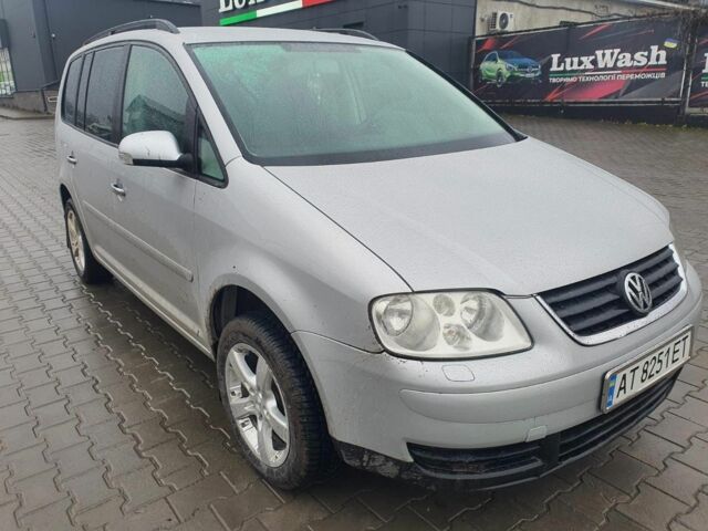 Сірий Фольксваген Туран, об'ємом двигуна 1.6 л та пробігом 270 тис. км за 4700 $, фото 3 на Automoto.ua