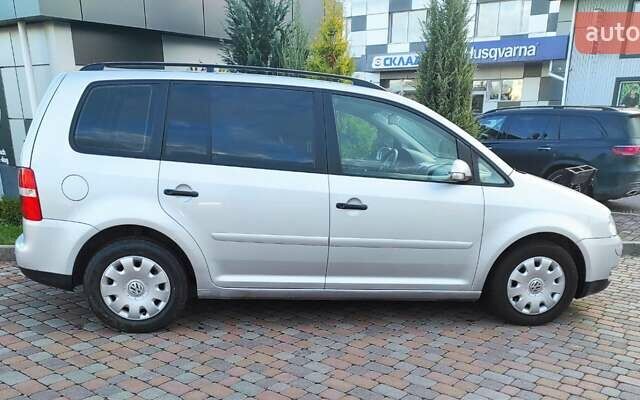 Серый Фольксваген Туран, объемом двигателя 1.6 л и пробегом 220 тыс. км за 5550 $, фото 41 на Automoto.ua