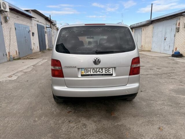 Серый Фольксваген Туран, объемом двигателя 1.6 л и пробегом 261 тыс. км за 5000 $, фото 6 на Automoto.ua