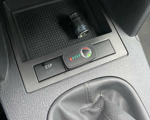 Сірий Фольксваген Туран, об'ємом двигуна 1.6 л та пробігом 226 тис. км за 6300 $, фото 6 на Automoto.ua