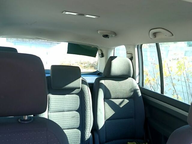 Сірий Фольксваген Туран, об'ємом двигуна 1.9 л та пробігом 300 тис. км за 4200 $, фото 5 на Automoto.ua