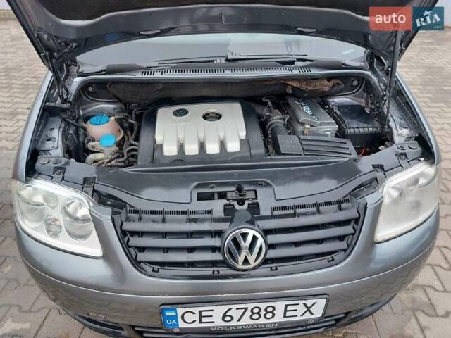 Серый Фольксваген Туран, объемом двигателя 1.97 л и пробегом 320 тыс. км за 6200 $, фото 7 на Automoto.ua