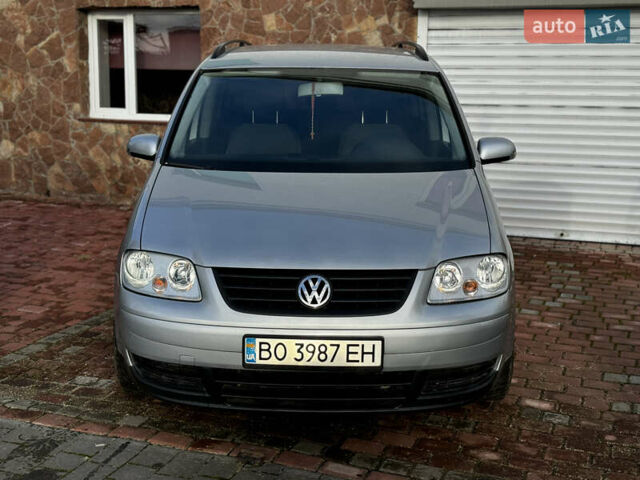 Серый Фольксваген Туран, объемом двигателя 1.9 л и пробегом 205 тыс. км за 5600 $, фото 4 на Automoto.ua