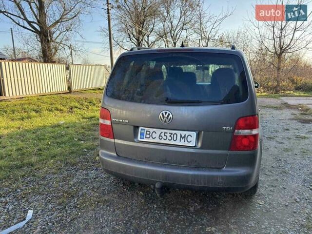 Серый Фольксваген Туран, объемом двигателя 1.9 л и пробегом 224 тыс. км за 6100 $, фото 1 на Automoto.ua