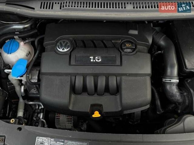Серый Фольксваген Туран, объемом двигателя 1.6 л и пробегом 223 тыс. км за 6300 $, фото 18 на Automoto.ua