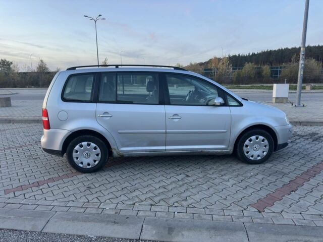 Серый Фольксваген Туран, объемом двигателя 0 л и пробегом 330 тыс. км за 1800 $, фото 2 на Automoto.ua