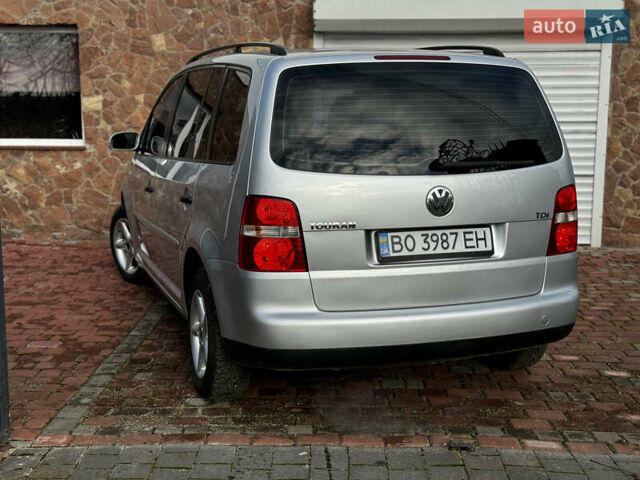 Серый Фольксваген Туран, объемом двигателя 1.9 л и пробегом 205 тыс. км за 5600 $, фото 13 на Automoto.ua