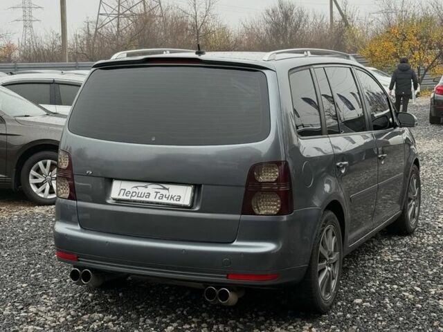 Серый Фольксваген Туран, объемом двигателя 2 л и пробегом 300 тыс. км за 7500 $, фото 3 на Automoto.ua