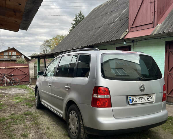 Серый Фольксваген Туран, объемом двигателя 1.9 л и пробегом 306 тыс. км за 5800 $, фото 5 на Automoto.ua