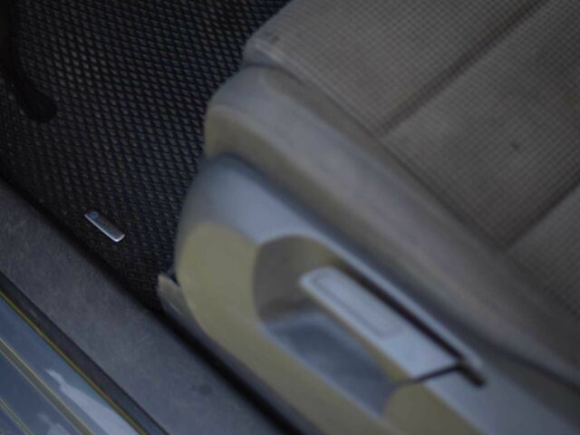 Серый Фольксваген Туран, объемом двигателя 2 л и пробегом 370 тыс. км за 4950 $, фото 15 на Automoto.ua