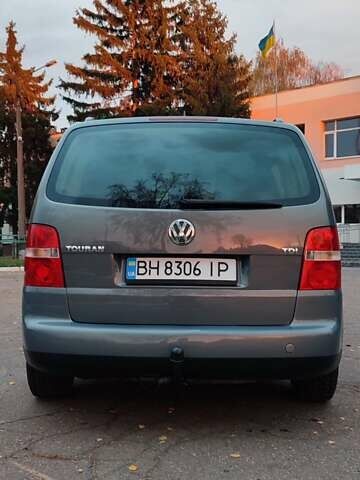 Серый Фольксваген Туран, объемом двигателя 1.9 л и пробегом 254 тыс. км за 5950 $, фото 11 на Automoto.ua