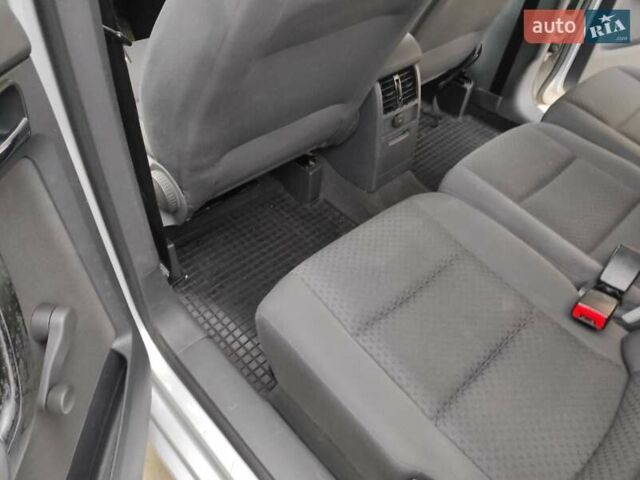 Серый Фольксваген Туран, объемом двигателя 1.6 л и пробегом 220 тыс. км за 5550 $, фото 15 на Automoto.ua