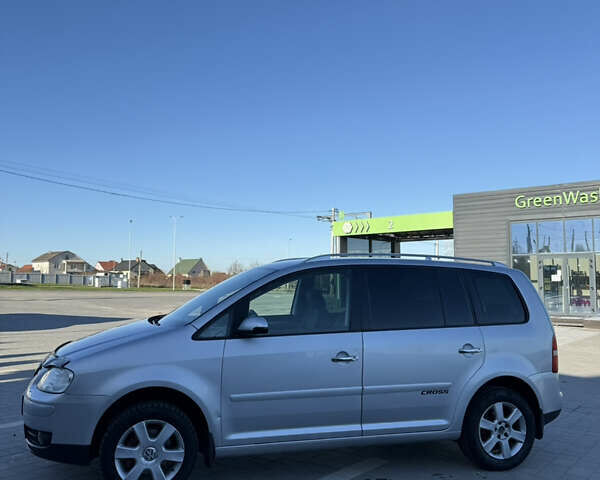 Серый Фольксваген Туран, объемом двигателя 1.97 л и пробегом 290 тыс. км за 5100 $, фото 3 на Automoto.ua