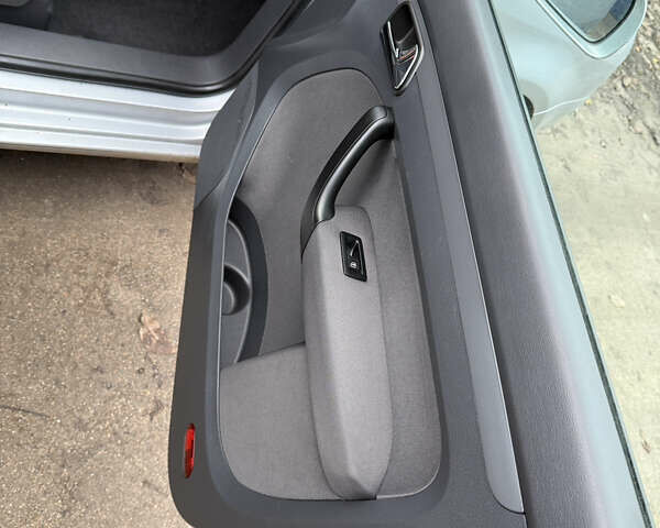 Серый Фольксваген Туран, объемом двигателя 1.6 л и пробегом 213 тыс. км за 6900 $, фото 42 на Automoto.ua