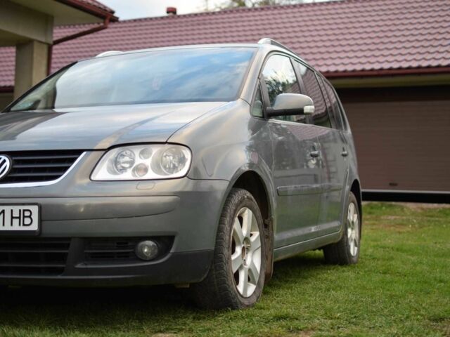 Серый Фольксваген Туран, объемом двигателя 2 л и пробегом 370 тыс. км за 4950 $, фото 9 на Automoto.ua